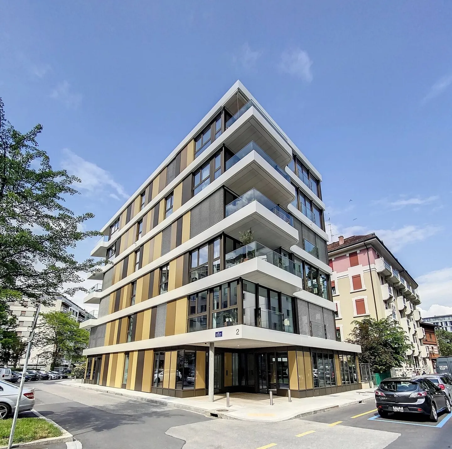 Commercial Space in Charmilles - Photo 1 of 8