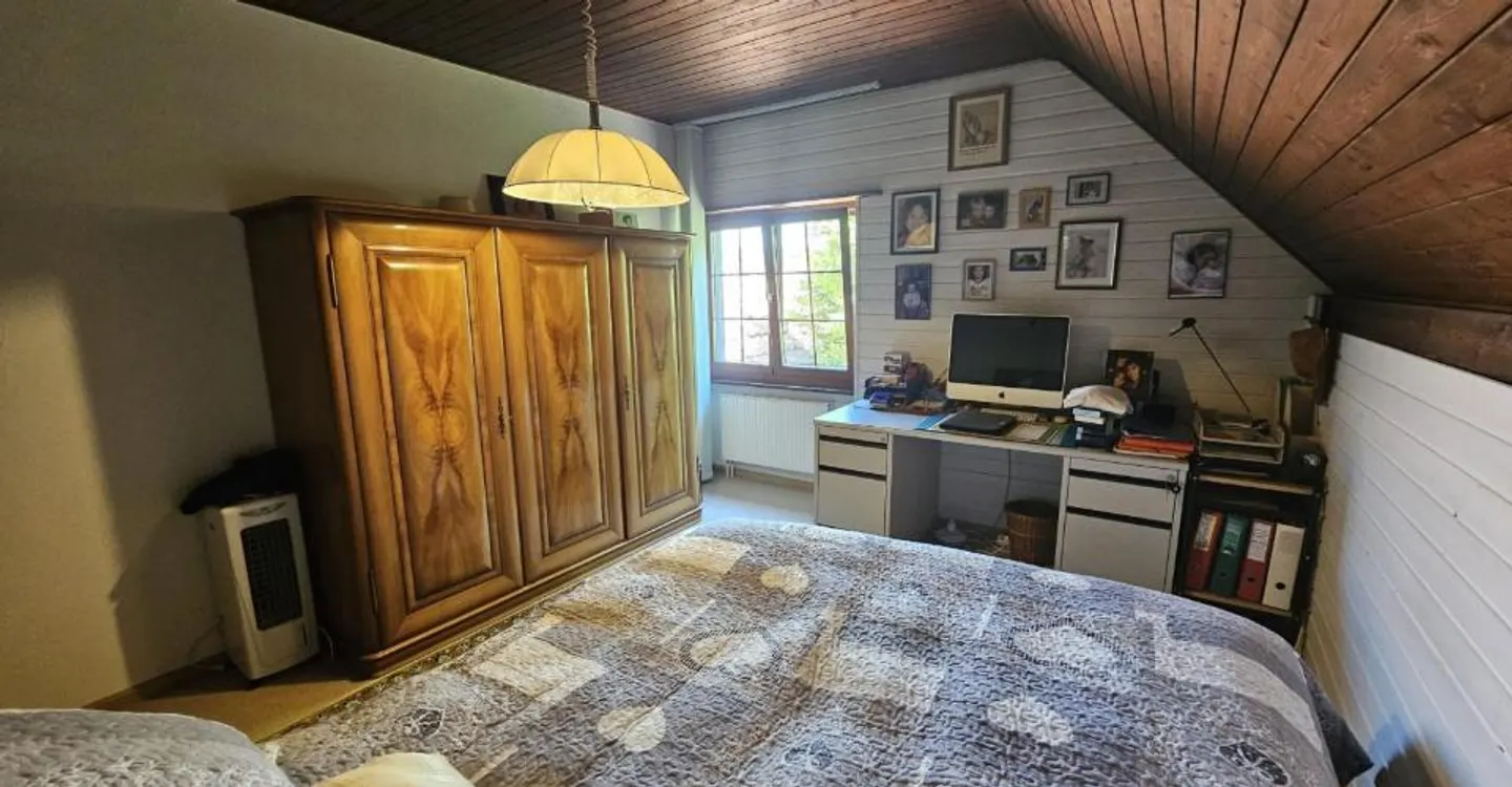 For sale in Malleray, 6.5-room house on a plot of 858 m² - Photo 11 of 12