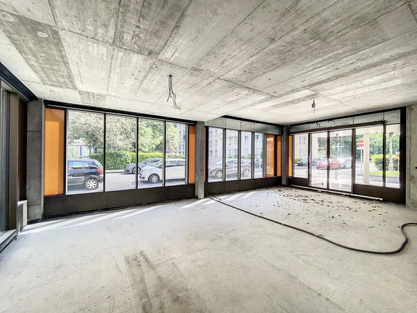 Commercial Space in Charmilles - Photo 5 of 8