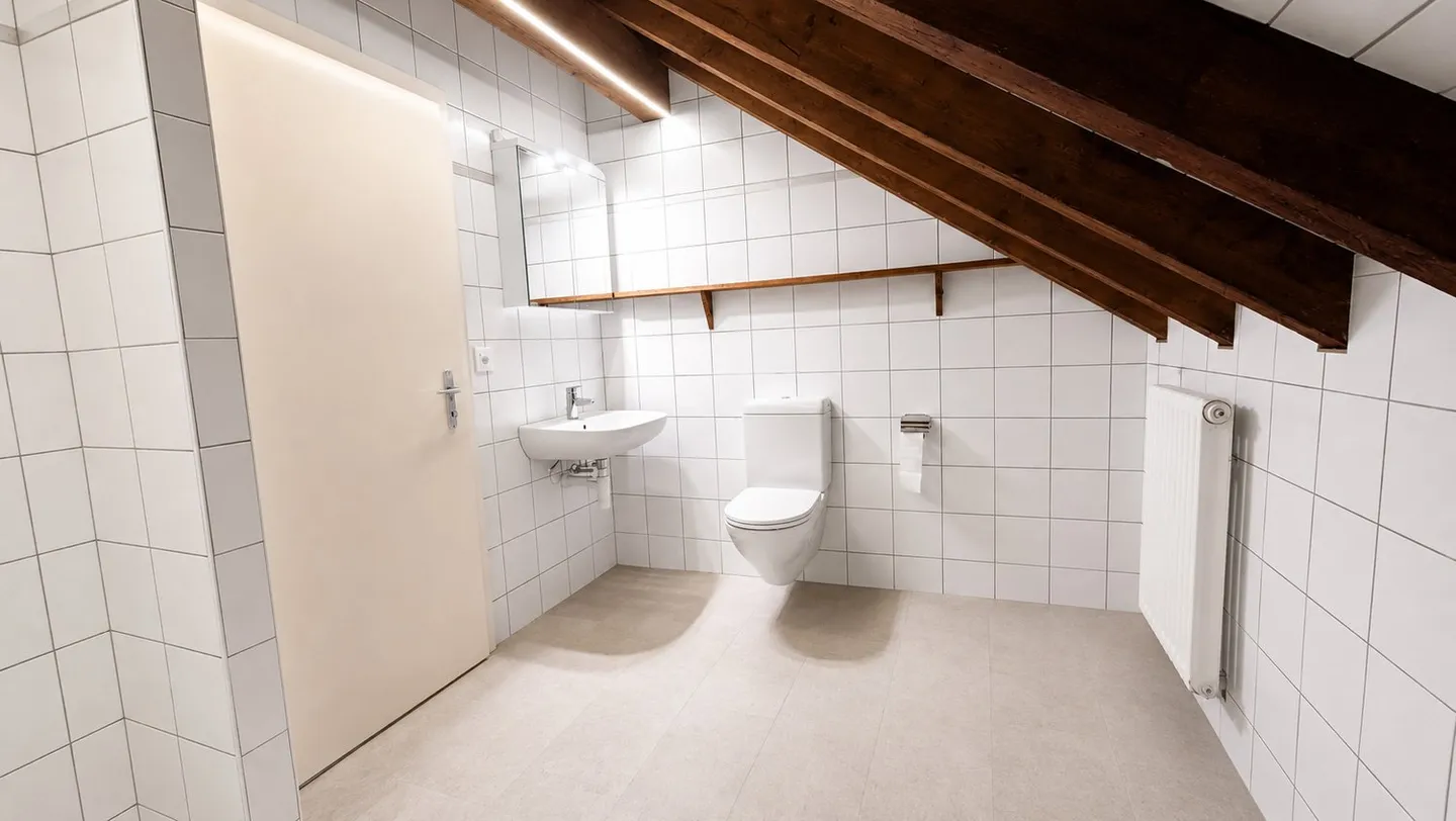 Rue des Saars 131, Neuchâtel - Unabhängige 4-Zimmer-Wohnung im 1. Stock - Foto 7 von 10