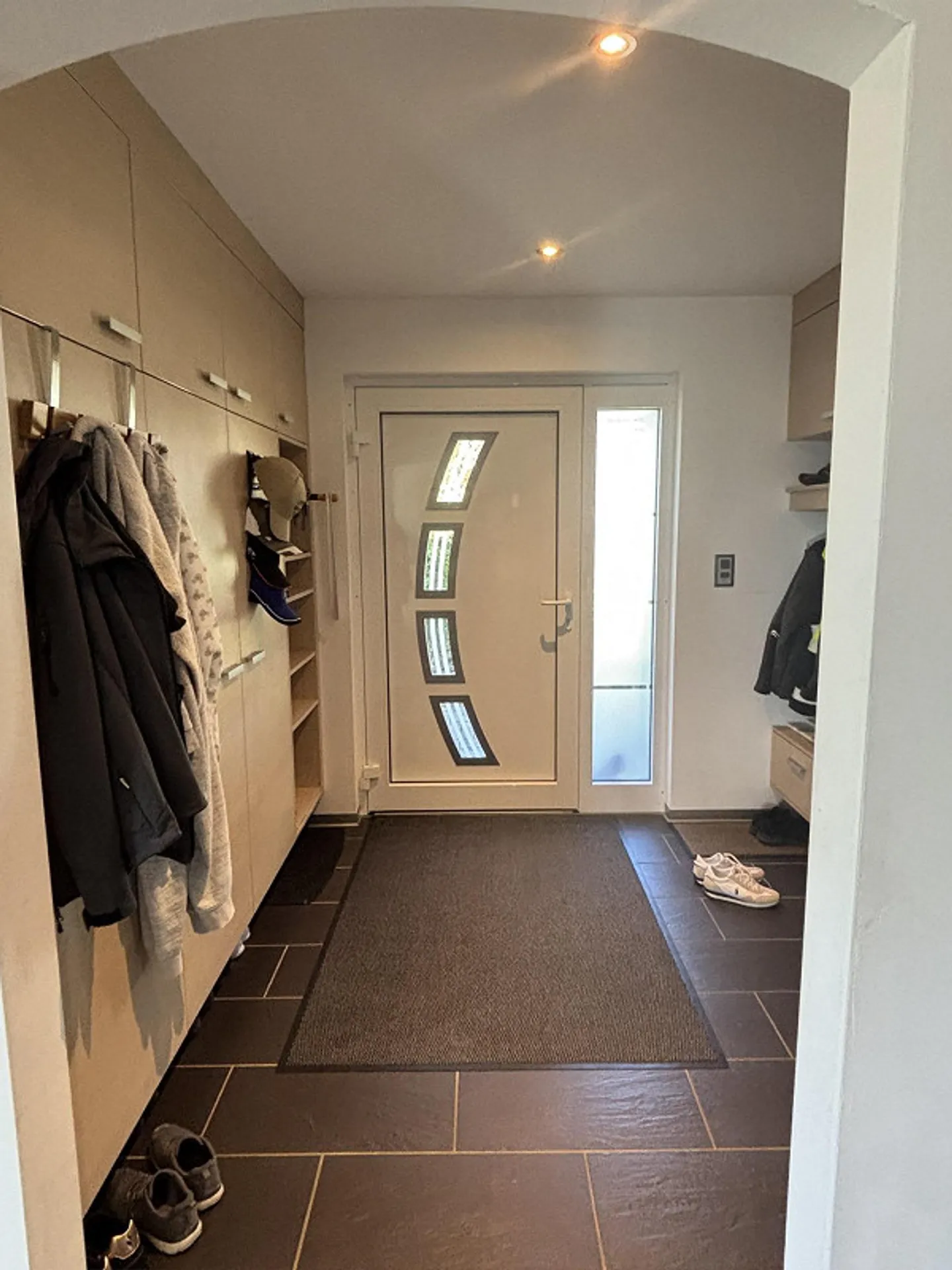 Maison semi-détachée de 5 ½ pièces dans un emplacement ensoleillé et calme - Photo 4 sur 25
