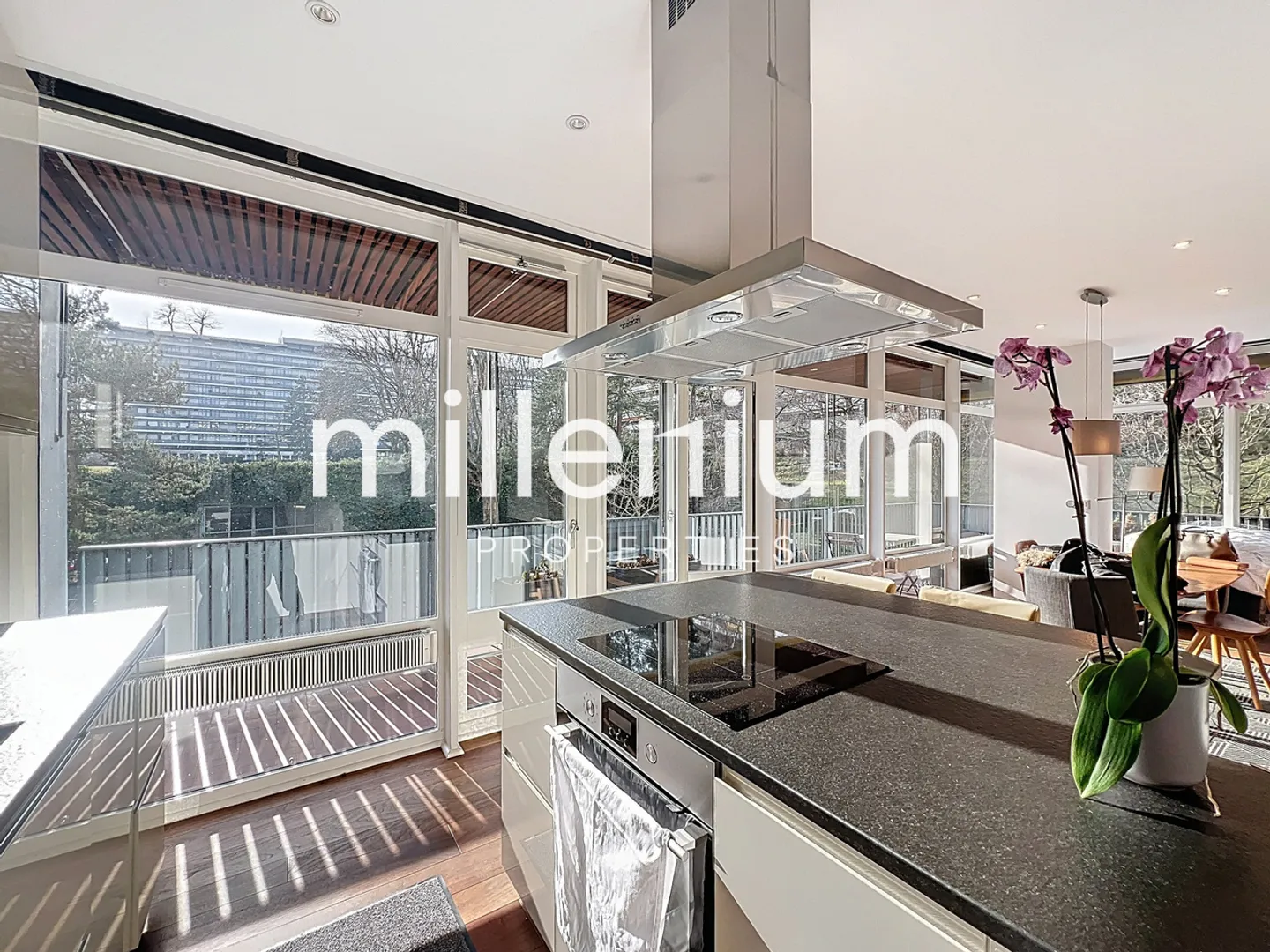 High-end apartment near the UN - Photo 7 of 18