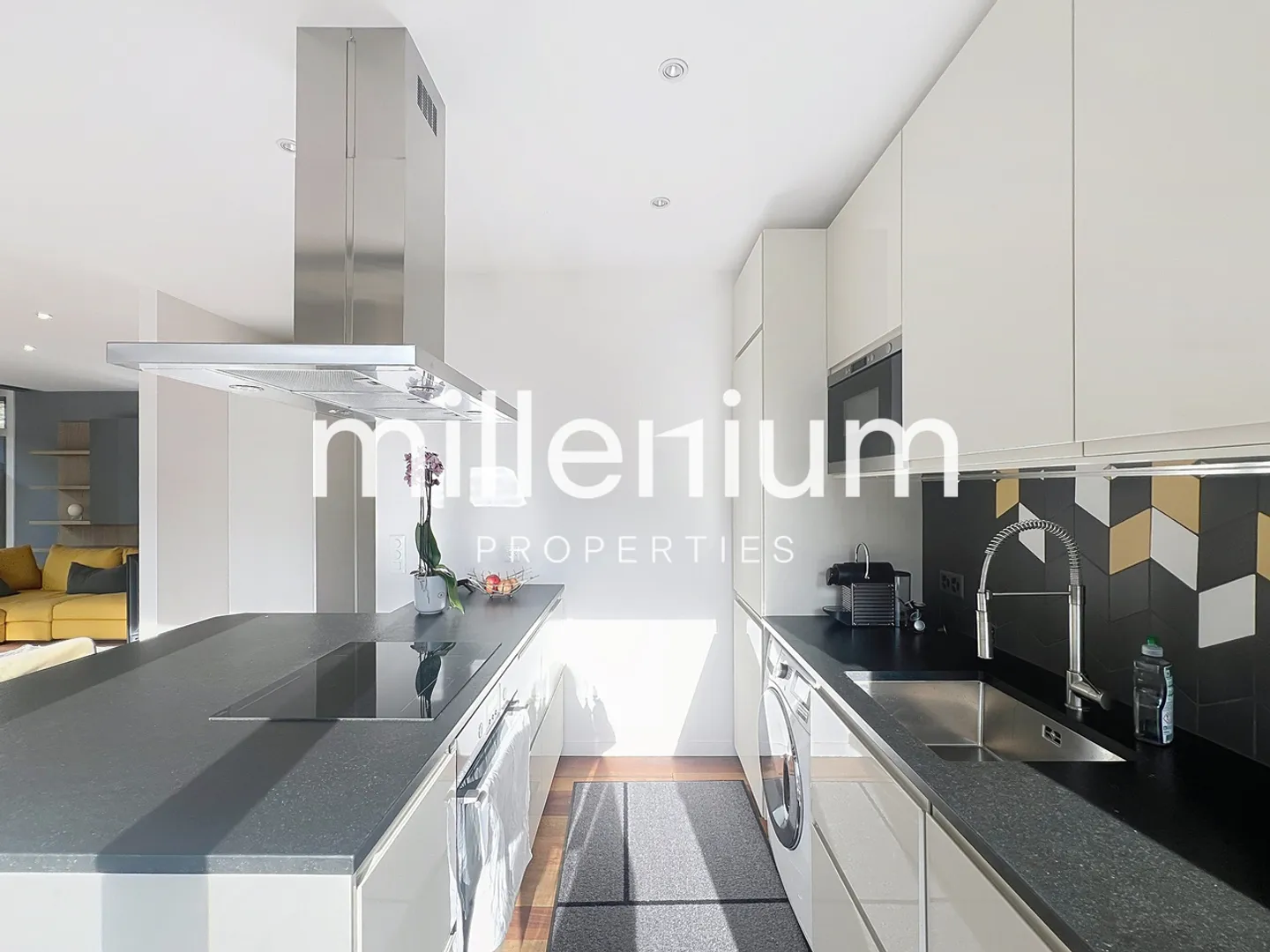 High-end apartment near the UN - Photo 8 of 18