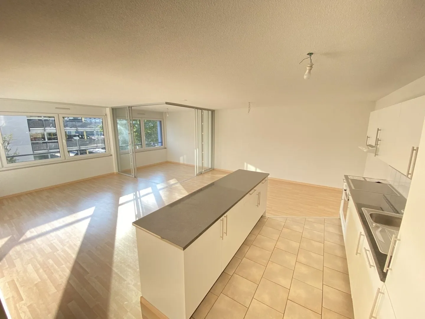 Appartamento moderno 2.5 locali - Zurigo Seebach - Foto 1 di 7