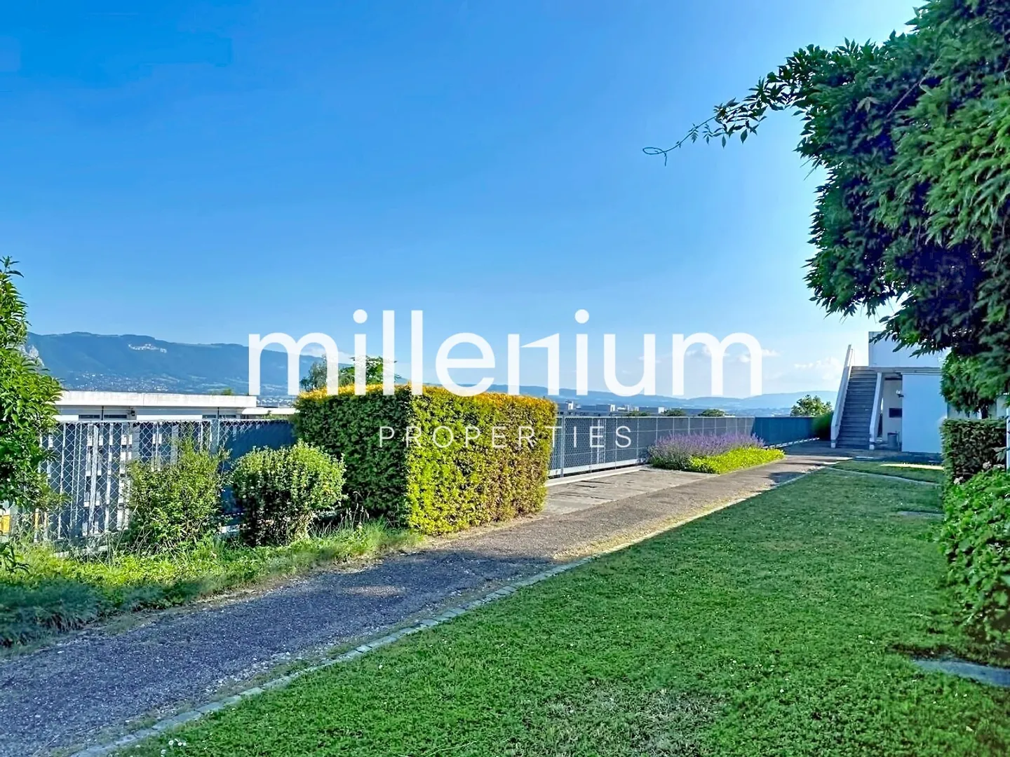 High-end apartment near the UN - Photo 17 of 18