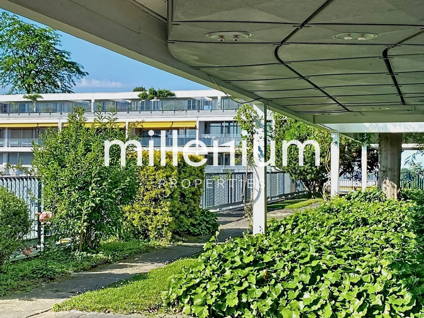 High-end apartment near the UN - Photo 18 of 18