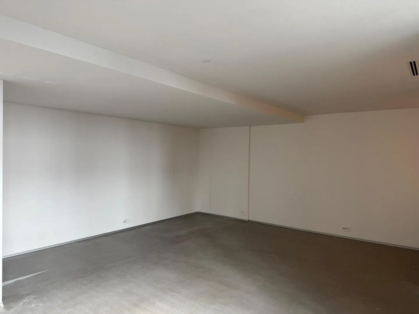 Modern office in a central location in Opfikon for rent! - Photo 4 of 5