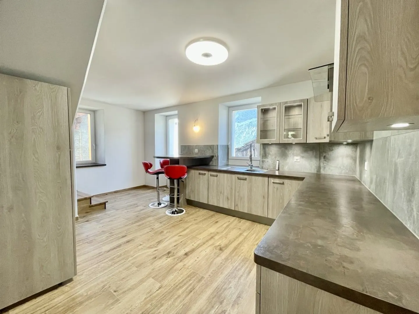 Affascinante casa di villaggio completamente ristrutturata nel cuore di Muraz a S - Foto 4 di 10