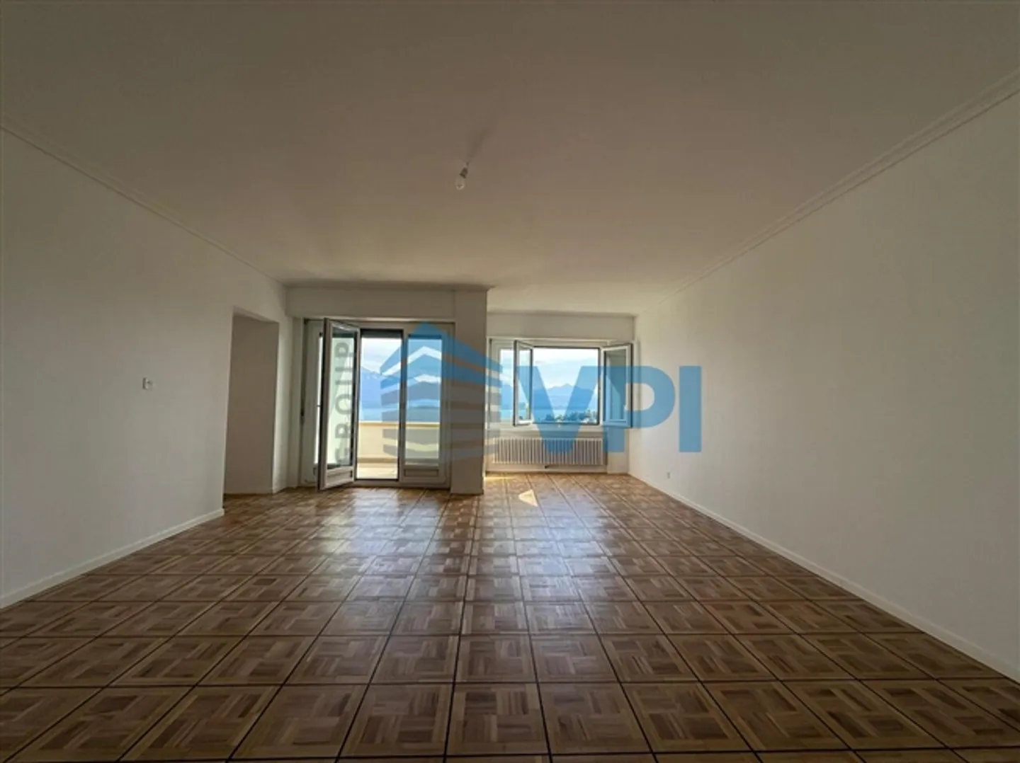 Appartement 4.5 pièces avec vue sur le lac - Photo 1 sur 8