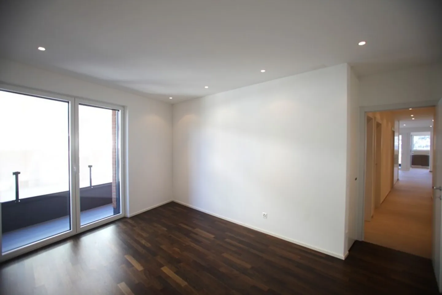 HELL 4.5 ZIMMER NAHE DEM ZENTRUM VON LUGANO - Foto 4 von 10