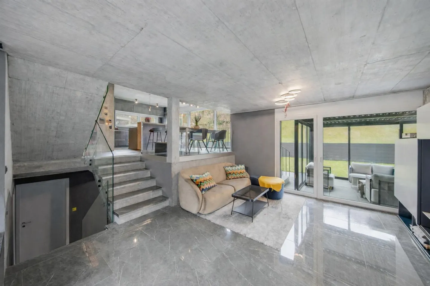 Exclusive Villa with Mountain Panorama, Sauna and Winter Garden - Photo 4 of 5