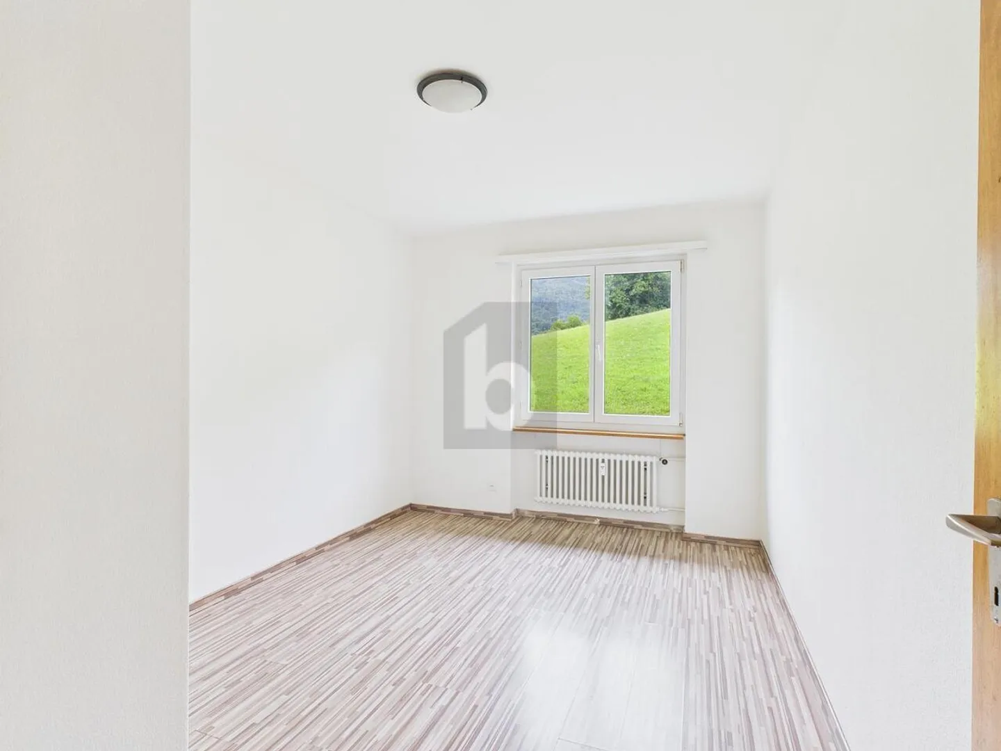 Plan d'étage pratique avec balcon - Photo 4 sur 6