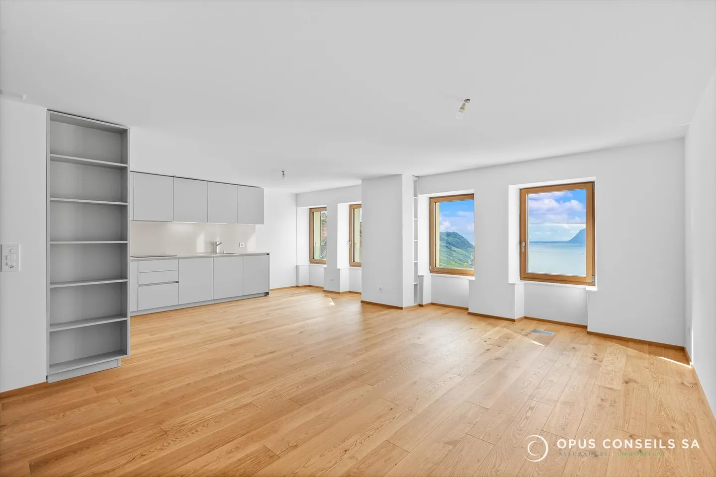 3.5 Room Apartment - Photo 2 of 11