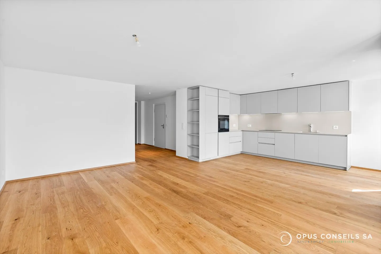 3.5 Room Apartment - Photo 4 of 11