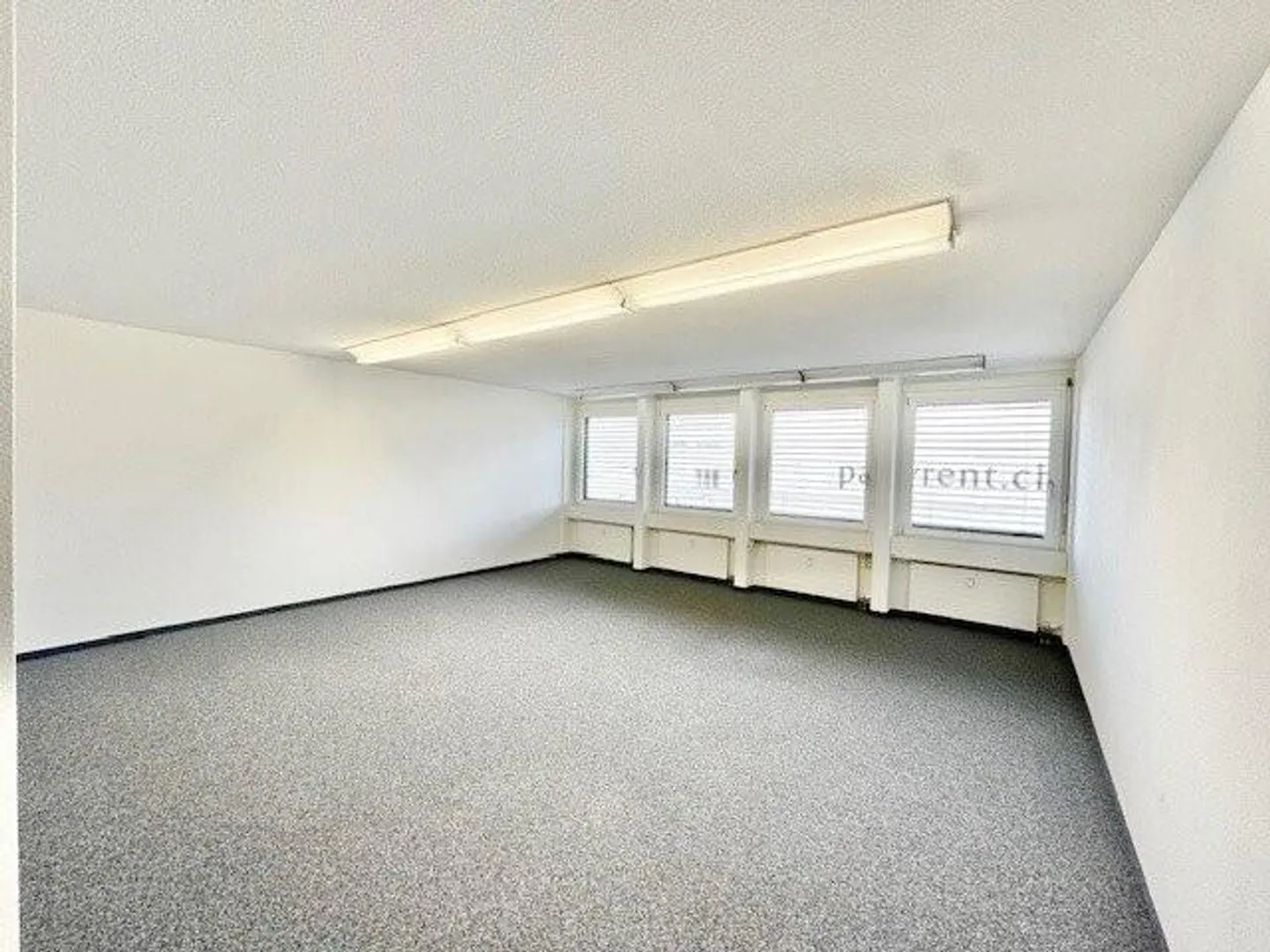 Emplacement central - parfait pour votre entreprise ! - Photo 2 sur 4