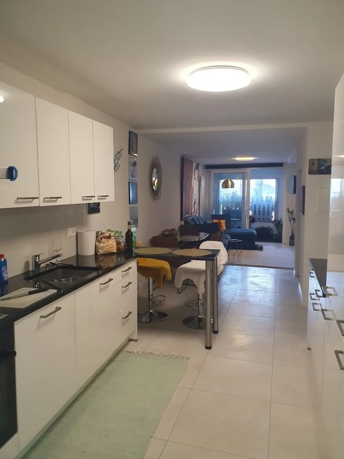 Charming renovated studio in Villeneuve - Photo 2 of 5