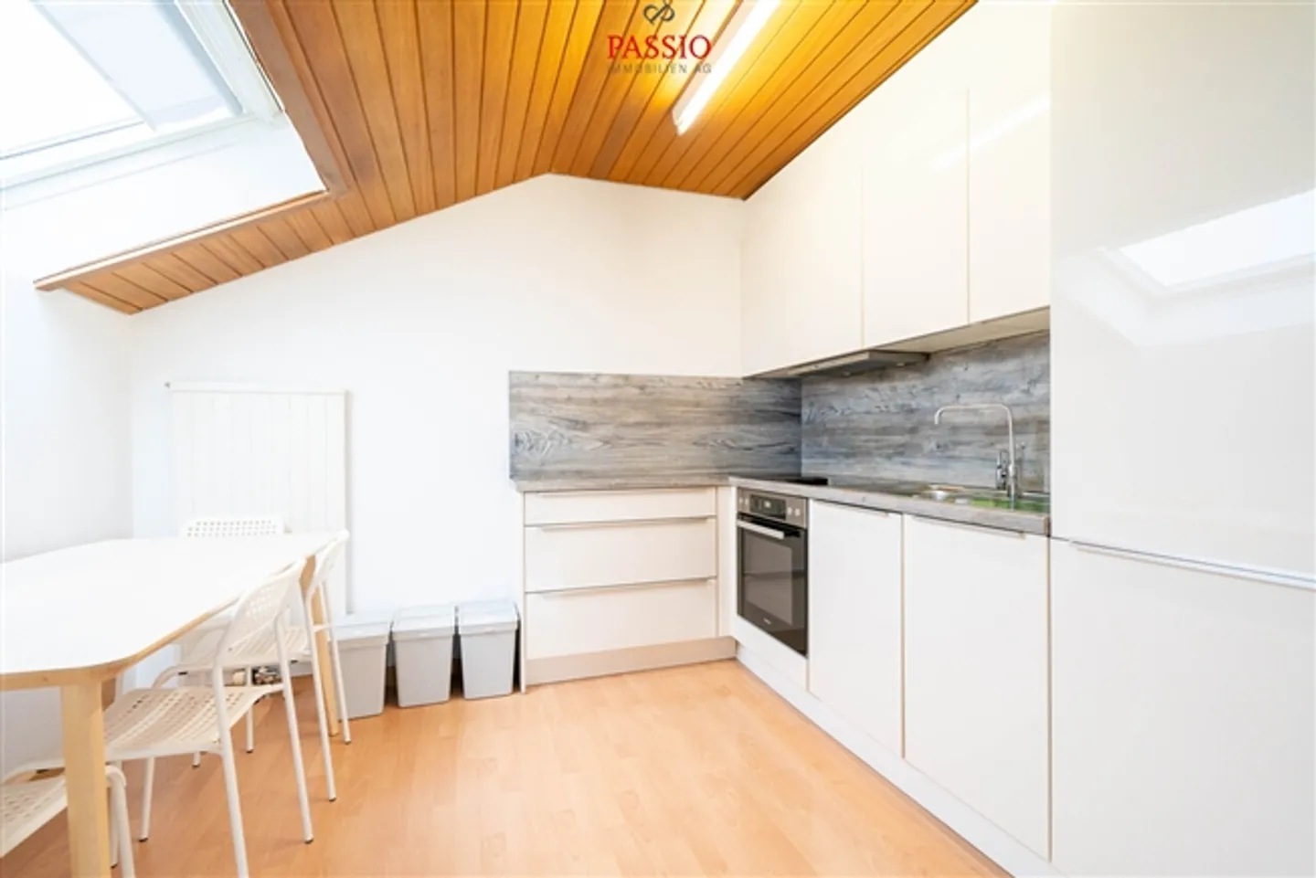 Appartement rénové et loué de 2,5 pièces au 3ème étage - Photo 3 sur 9