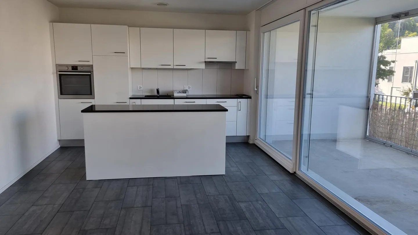 Bright and modern 4.5-room apartment - Photo 2 of 6