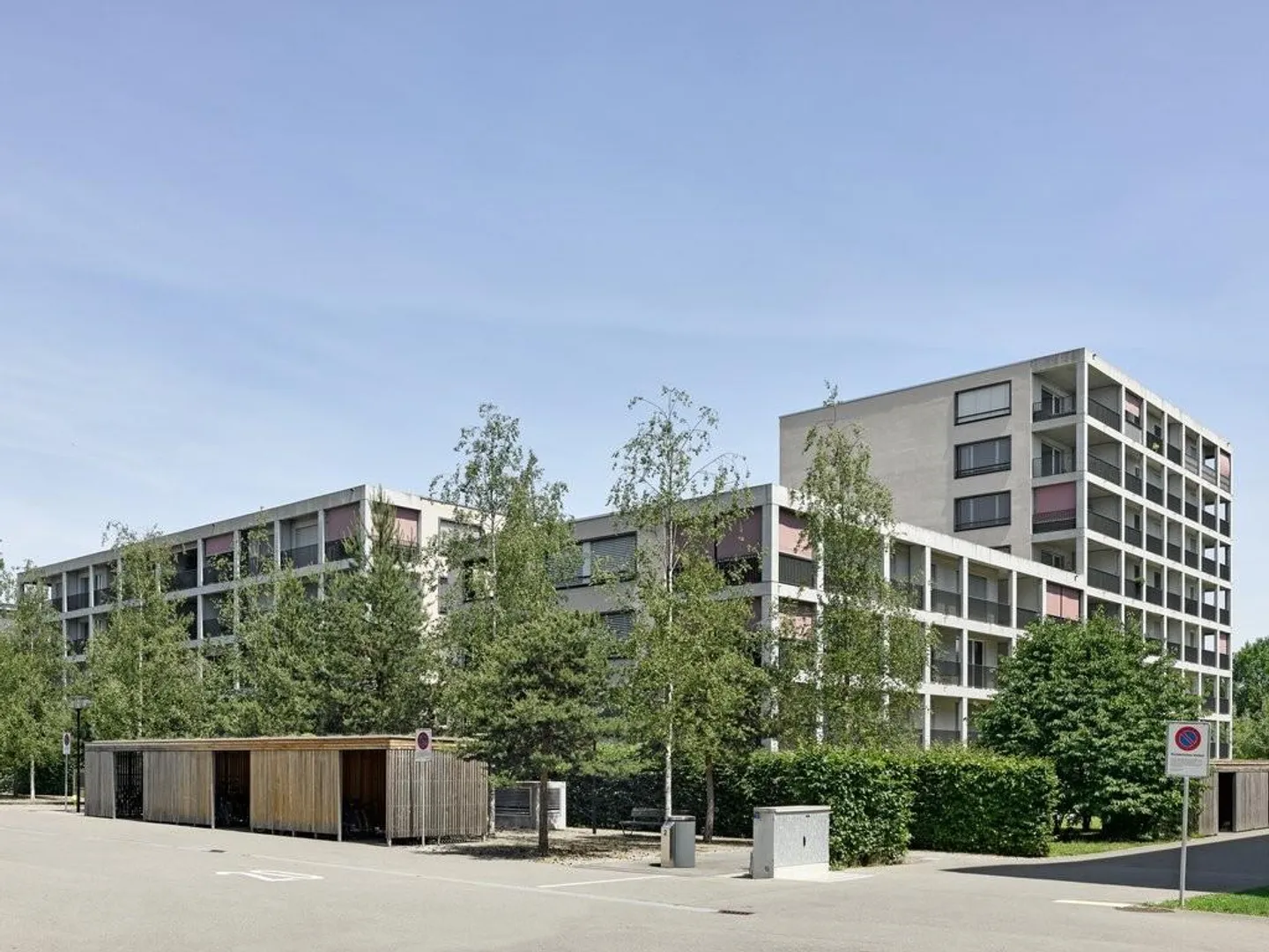 Parking spaces near Lenzburg train station wanted? - Photo 1 of 1