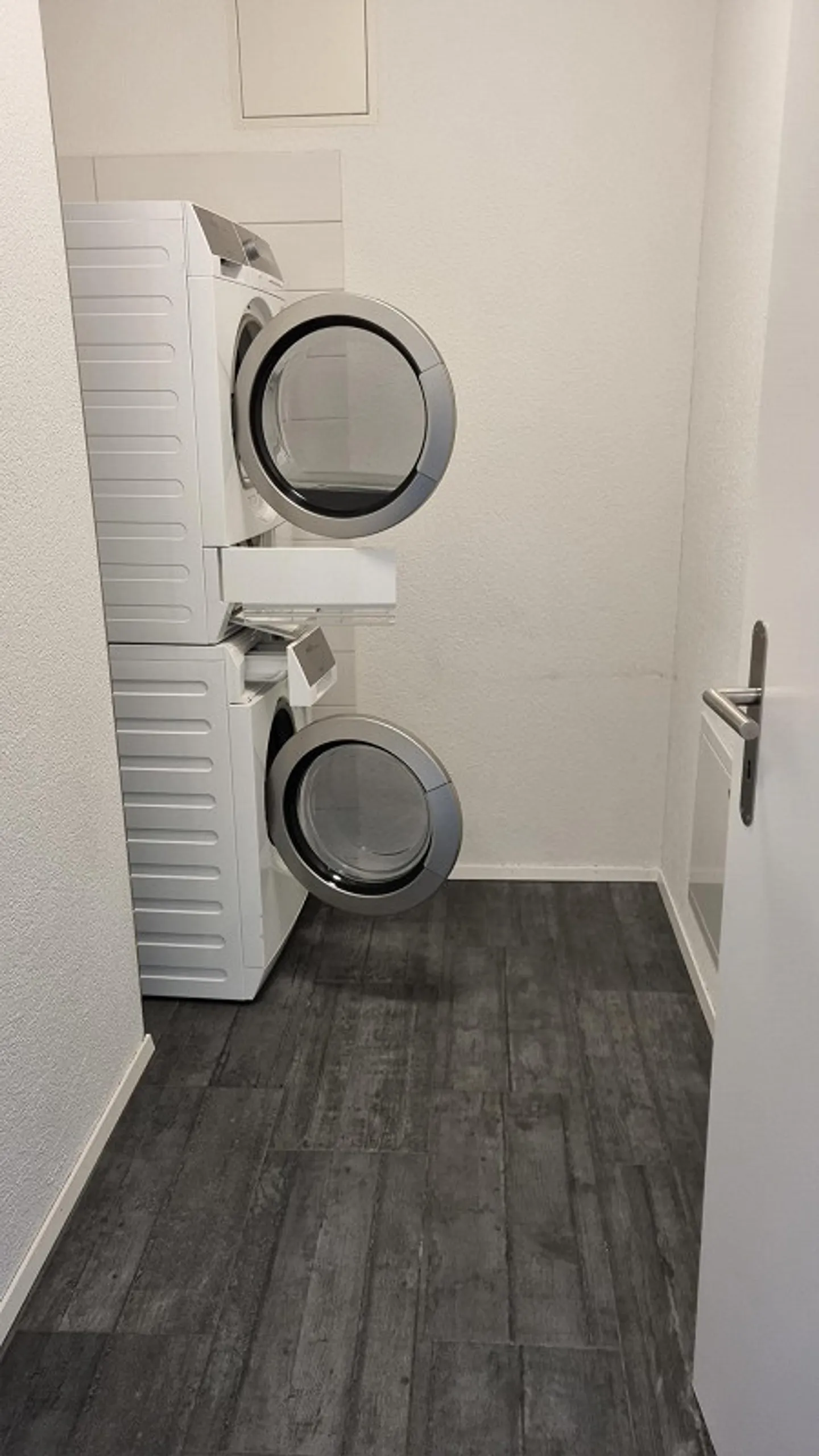 Bright and modern 4.5-room apartment - Photo 3 of 6