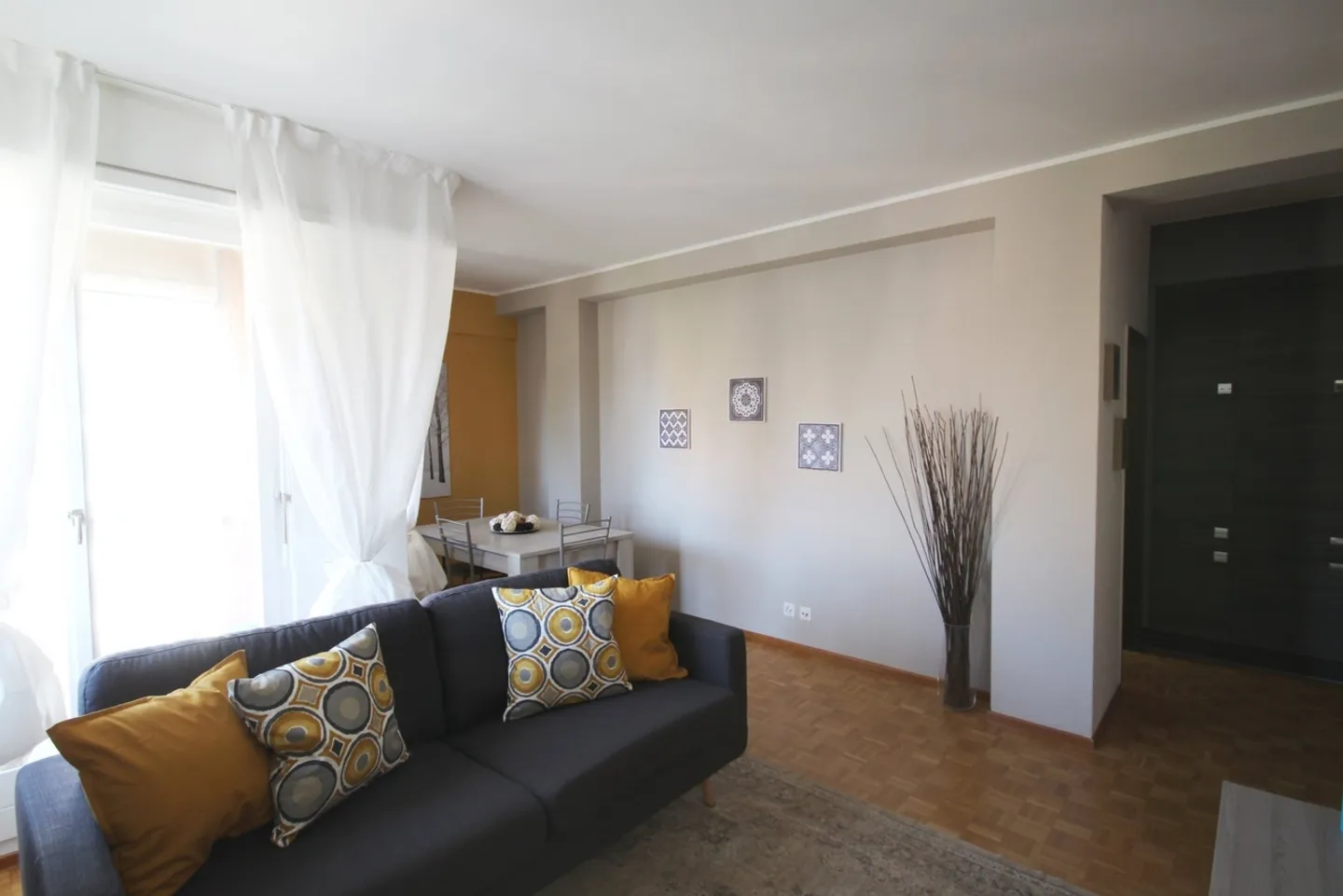 Bright 3.5-room apartment, a great opportunity for rental in Lugano - Photo 7 of 11