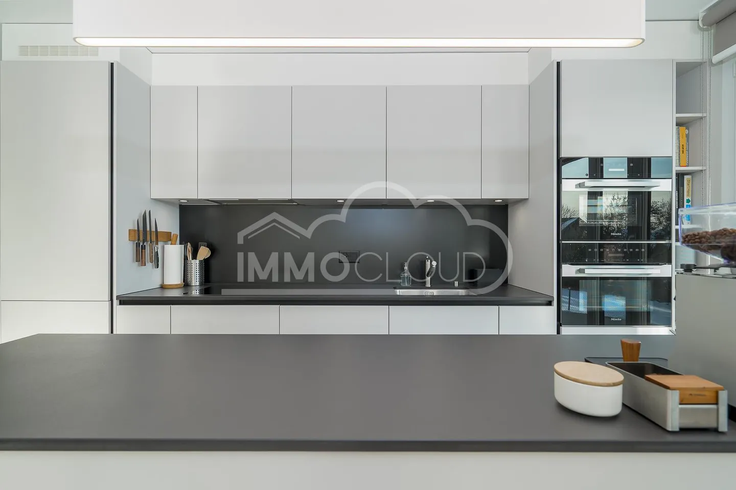 Wunderschöne 3,5 Zimmer mit großer Terrasse und optimaler Helligkeit - Foto 5 von 12