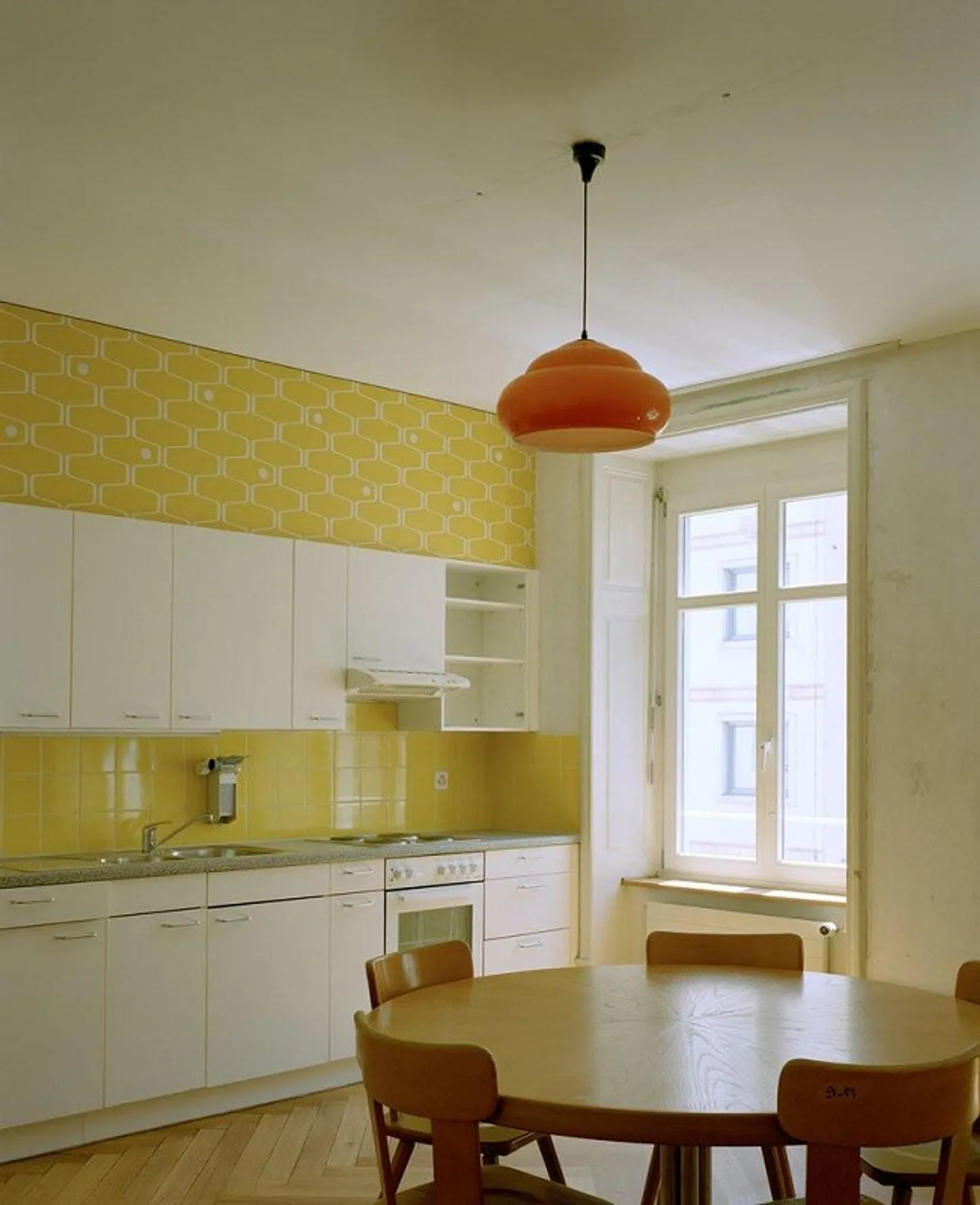 WG room in a special housing project in Basel - Photo 1 of 12