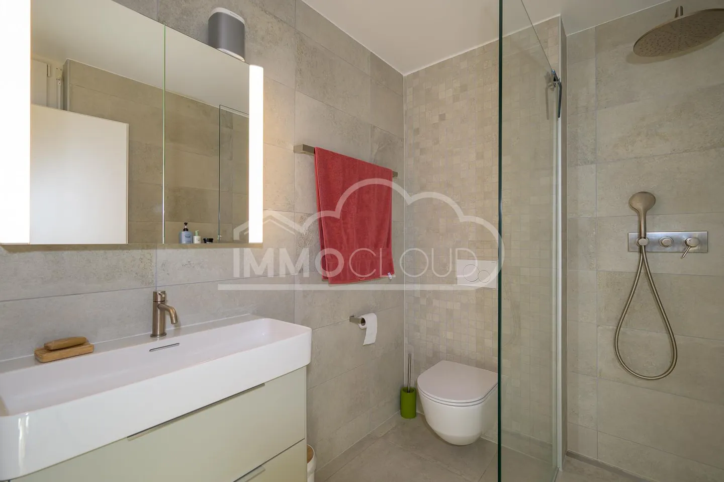 Wunderschöne 3,5 Zimmer mit großer Terrasse und optimaler Helligkeit - Foto 10 von 12