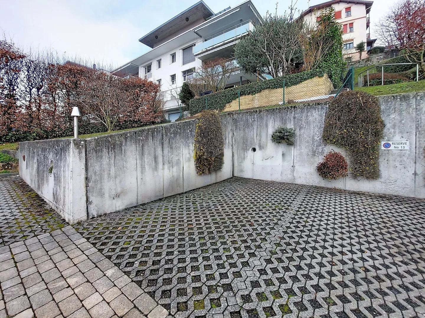 Prachtvolle 3.5-Zimmer-Wohnung mit Terrasse und Garten, freier Blick auf den See - Foto 13 von 13