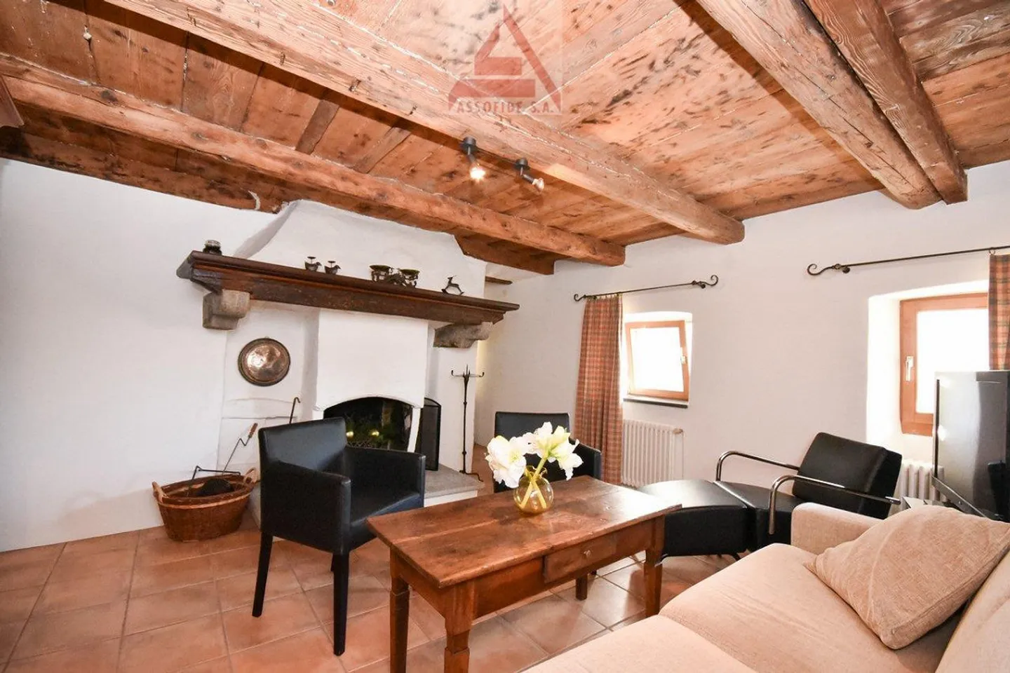 Romantic residence with enchanting panorama - Photo 2 of 10