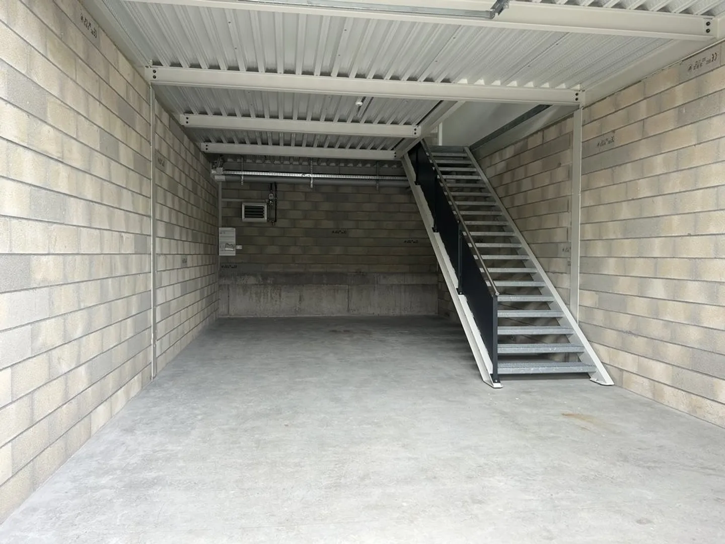 Box Modulaire pour Artisans à Crissier - Photo 2 sur 3