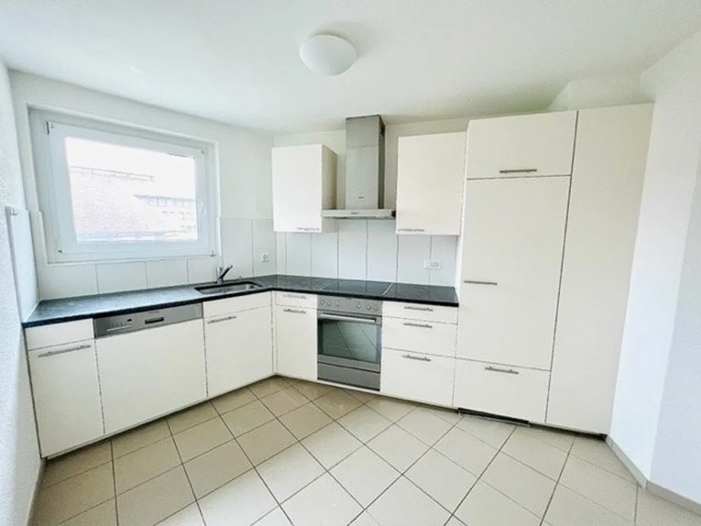 3.5 Zimmer-Wohnung im 6. Stock rech - Foto 1 von 4