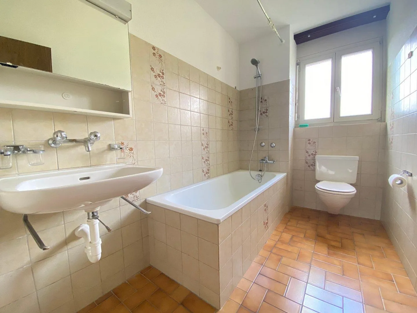 3.5 Room Apartment on the 2nd Floor in a Quiet Location - Photo 6 of 11