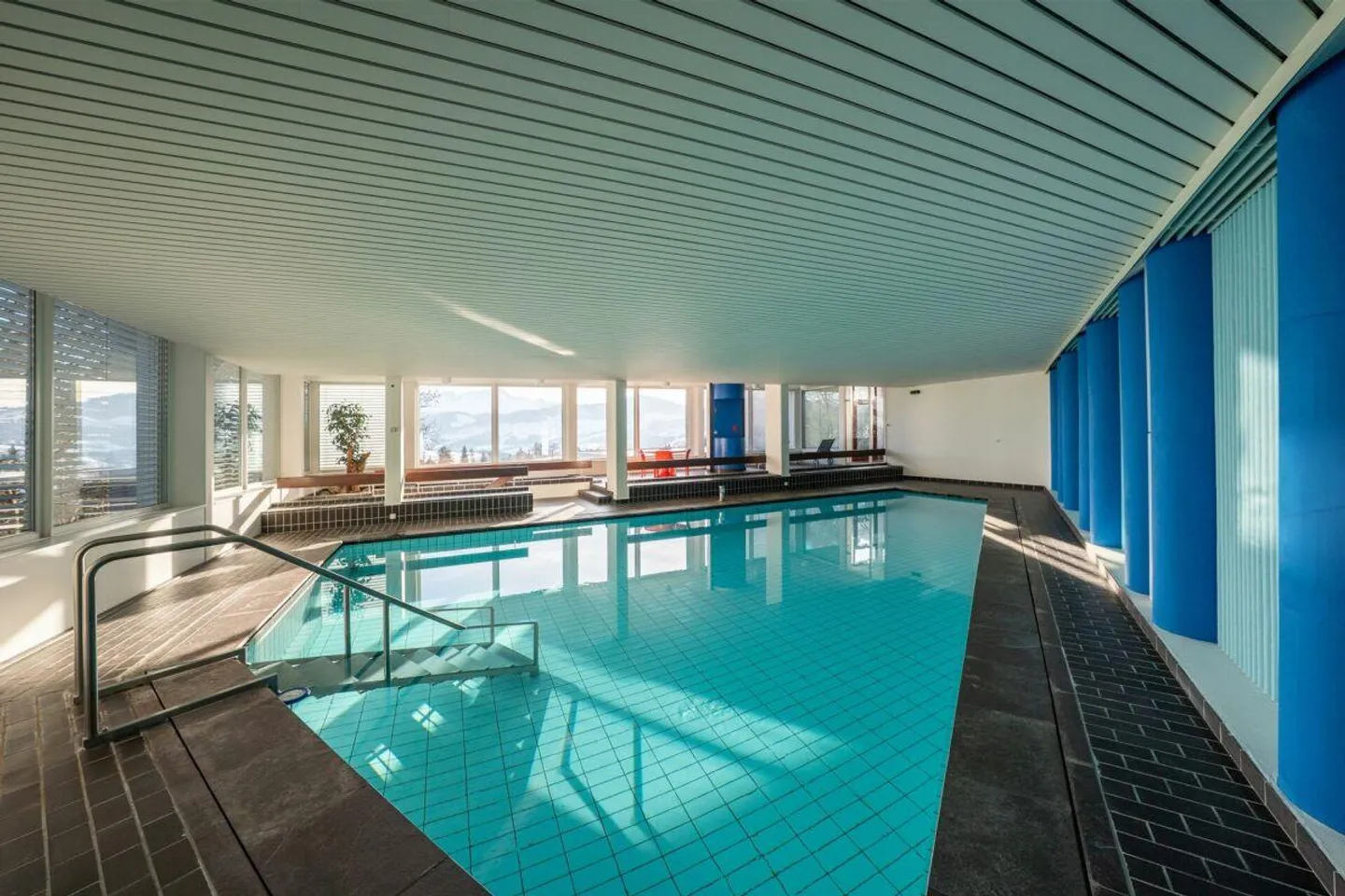 Appartement spacieux et lumineux avec une vue magnifique sur le Säntis - Photo 8 sur 13