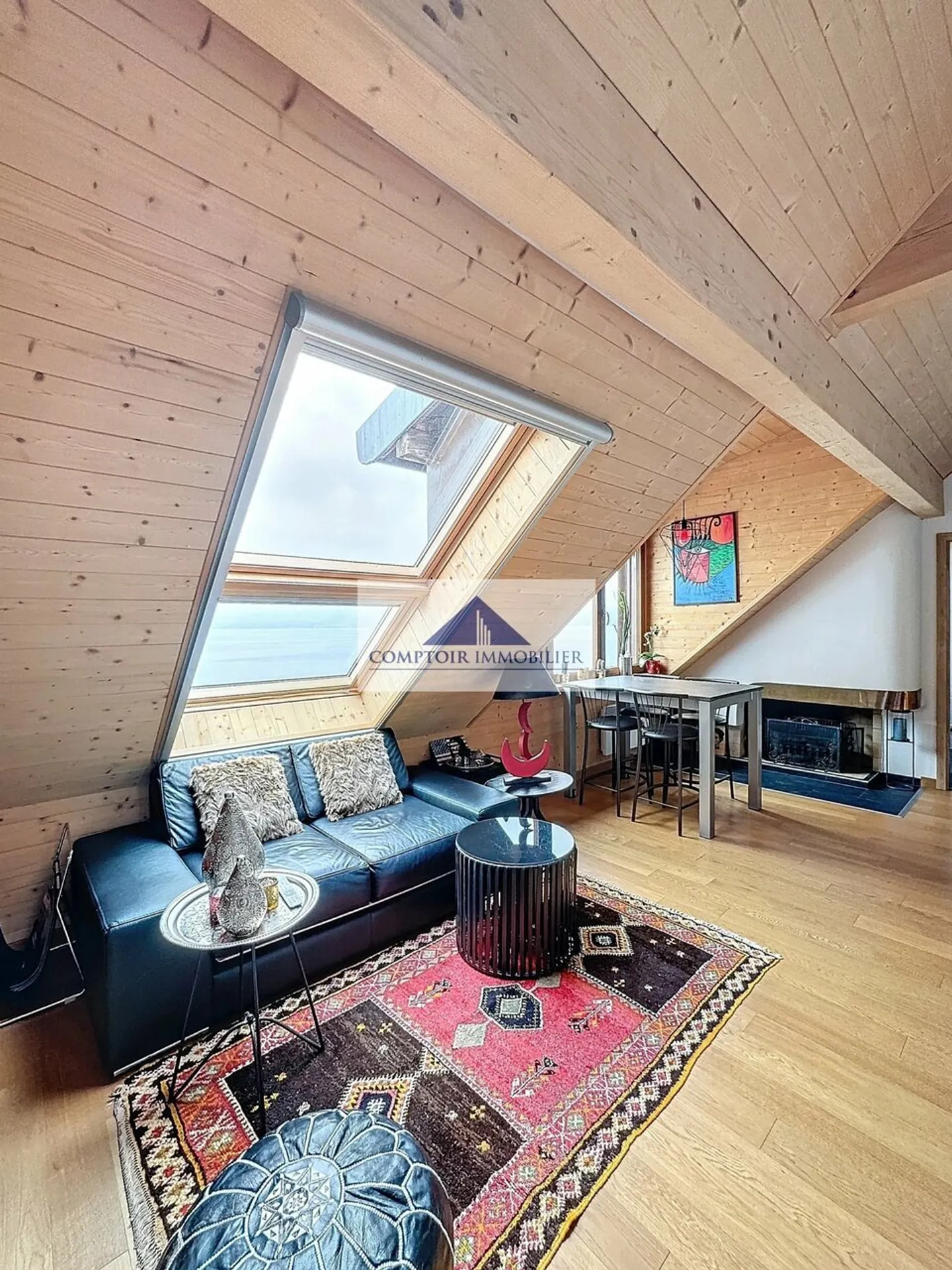 2,5 Zimmer im Dachgeschoss mit Blick auf den See - Foto 2 von 11