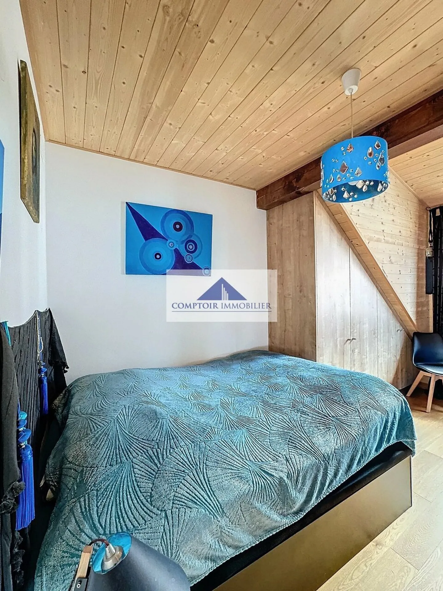 2,5 Zimmer im Dachgeschoss mit Blick auf den See - Foto 6 von 11