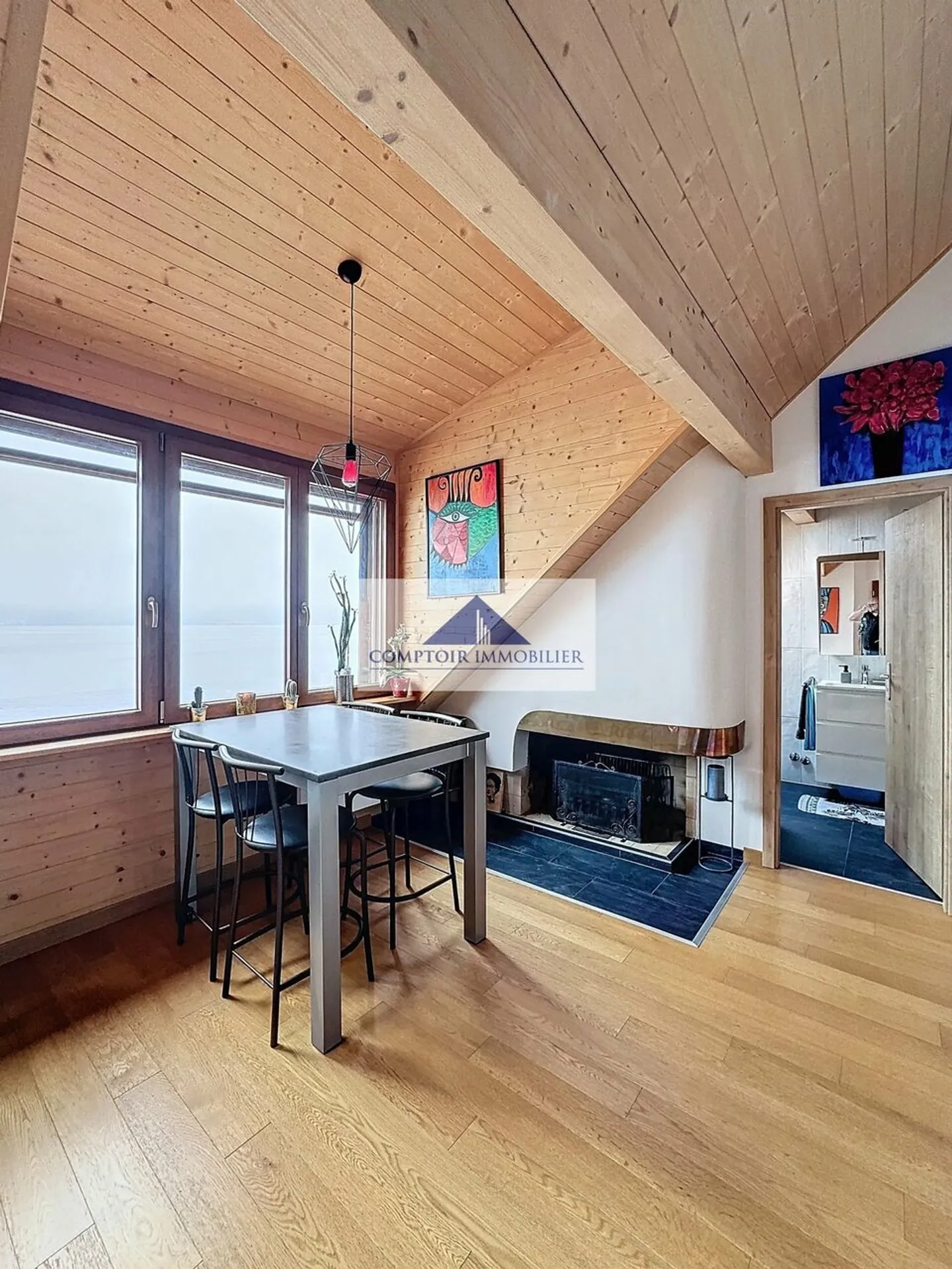 2,5 Zimmer im Dachgeschoss mit Blick auf den See - Foto 4 von 11