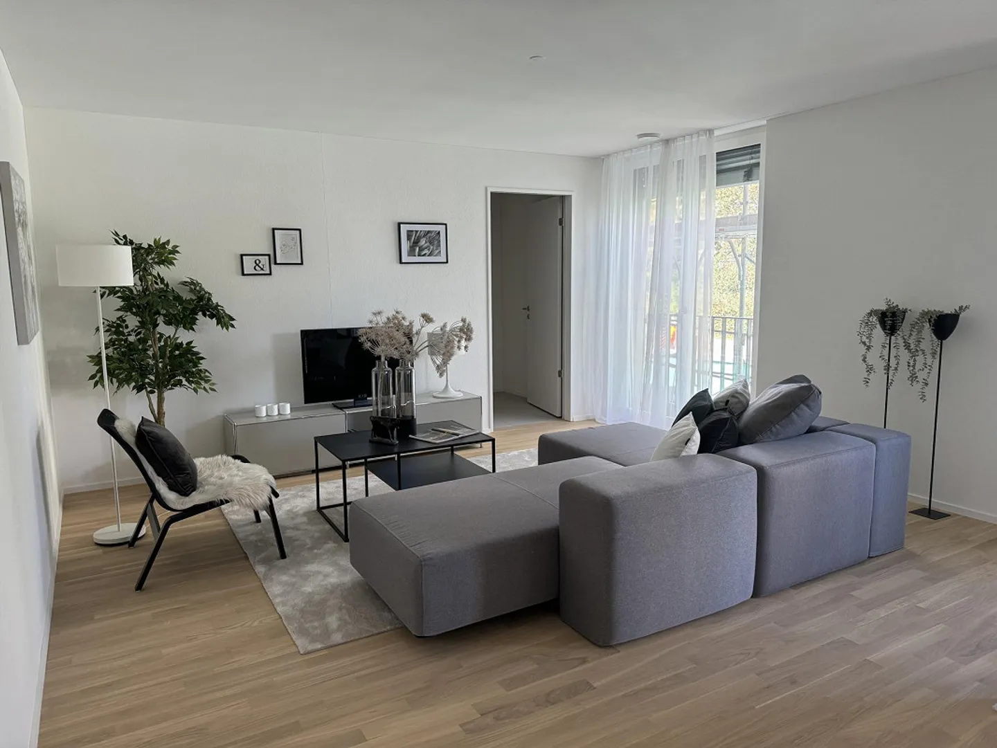 Moderne 3,5-Zimmer-Wohnung mit Loggia - Foto 9 von 14