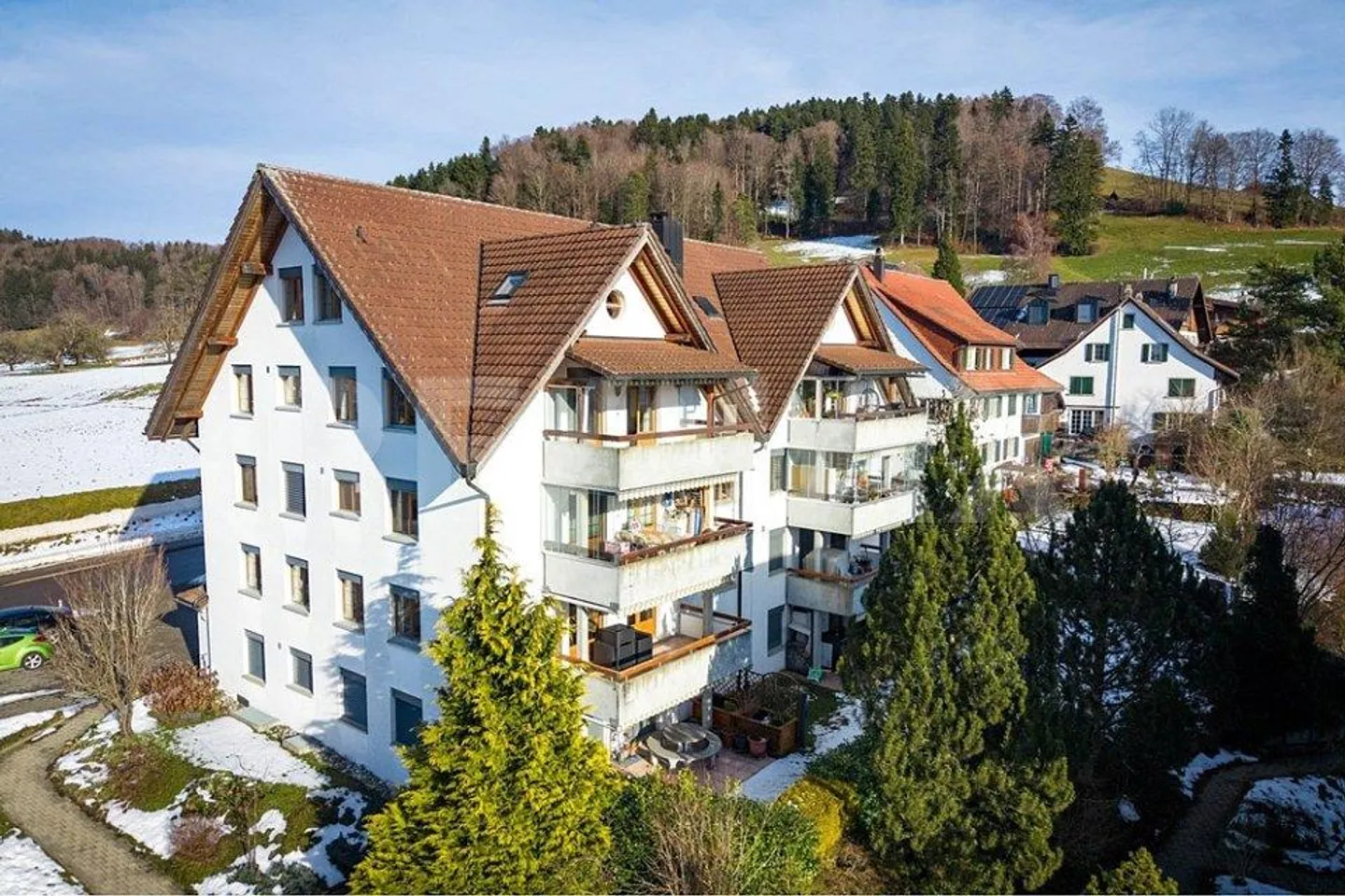 Plenty of Space in a Beautiful Location with a View over Bäretswil - Photo 1 of 13