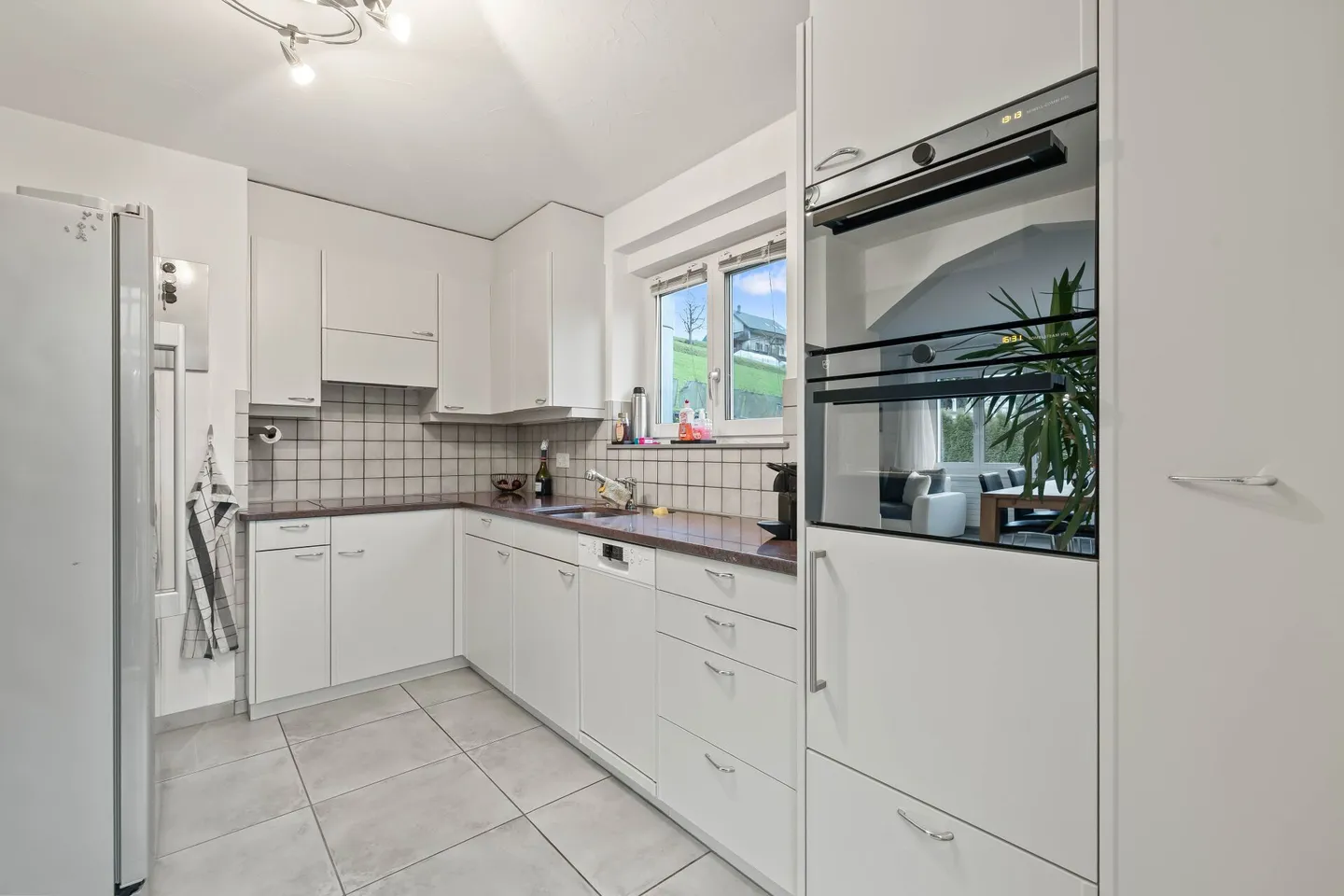 Charmantes Einfamilienhaus in erhöhter Lage mit vielseitigen Nutzungsmöglichkeiten. - Foto 5 von 13