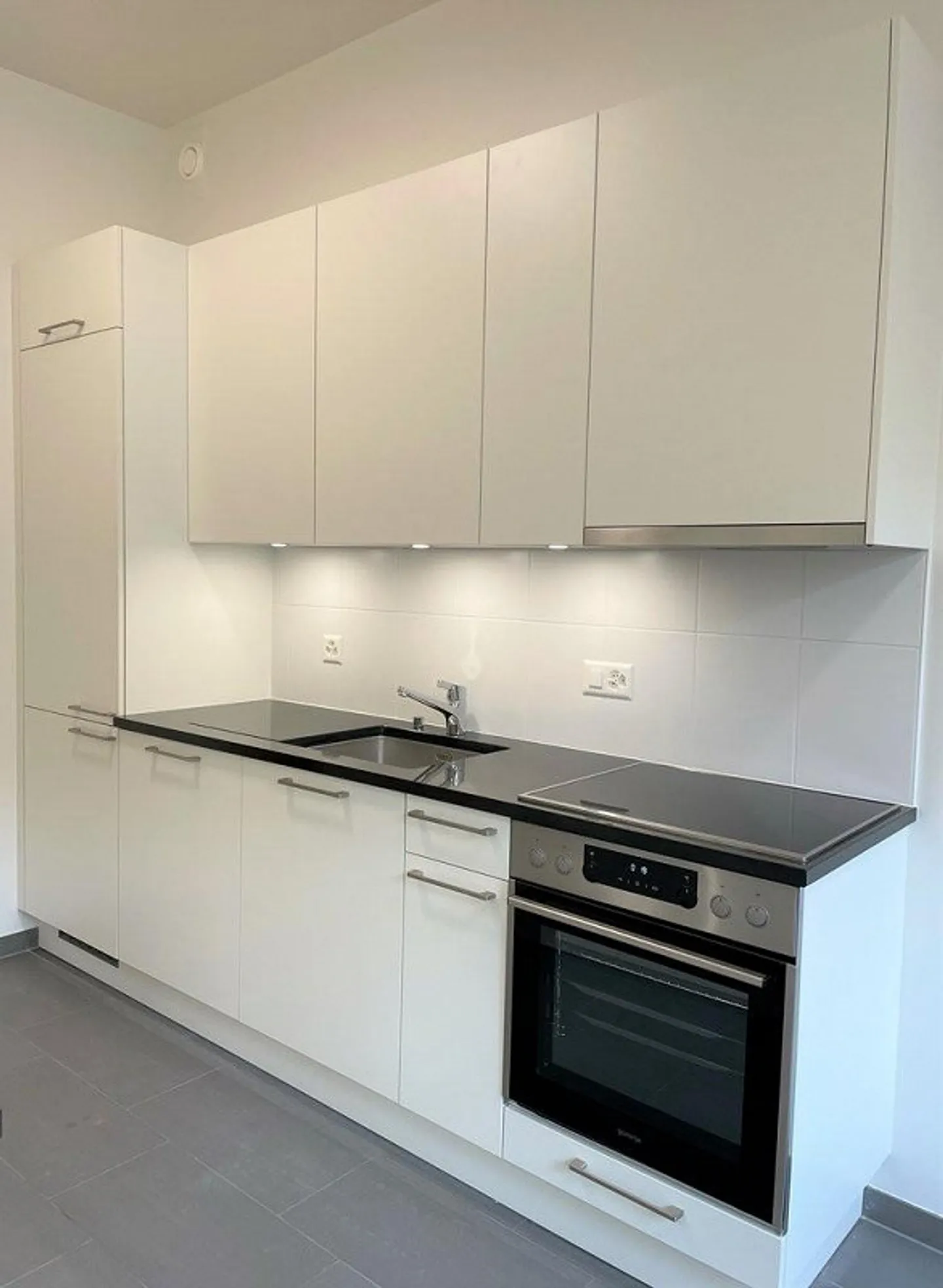 Beautiful Family Apartment - Photo 3 of 12