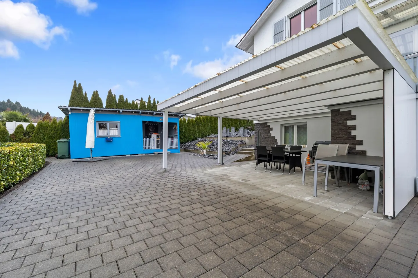 Charmantes Einfamilienhaus in erhöhter Lage mit vielseitigen Nutzungsmöglichkeiten. - Foto 11 von 13