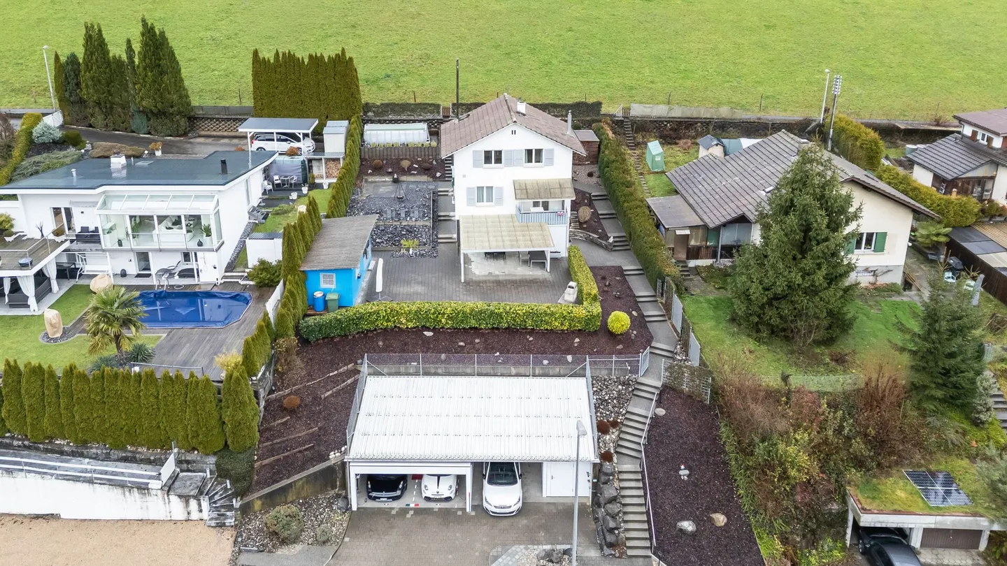 Charmantes Einfamilienhaus in erhöhter Lage mit vielseitigen Nutzungsmöglichkeiten. - Foto 12 von 13