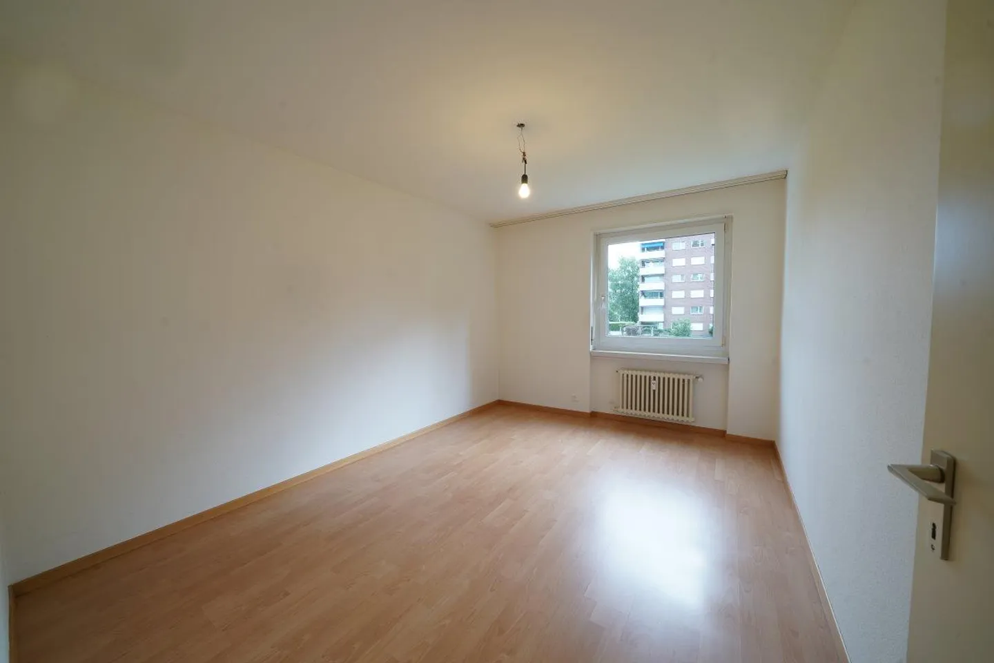 «Zentrumsnahe 3-Zi-Whg. inkl. 2 Autoplätze» - Foto 6 von 10
