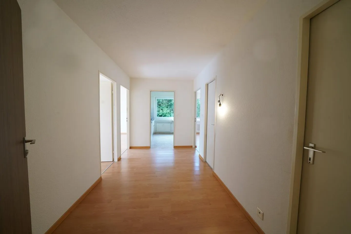«Zentrumsnahe 3-Zi-Whg. inkl. 2 Autoplätze» - Foto 9 von 10