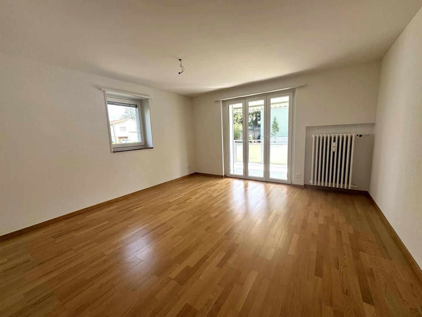 Spacious 4.0-room apartment with large balcony in a quiet location - Photo 3 of 10