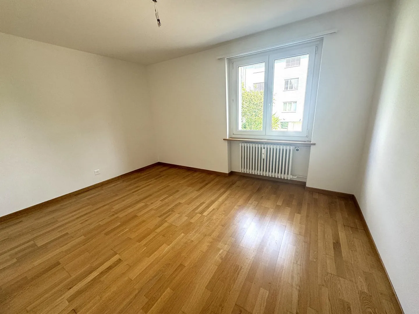 Spacious 4.0-room apartment with large balcony in a quiet location - Photo 4 of 10