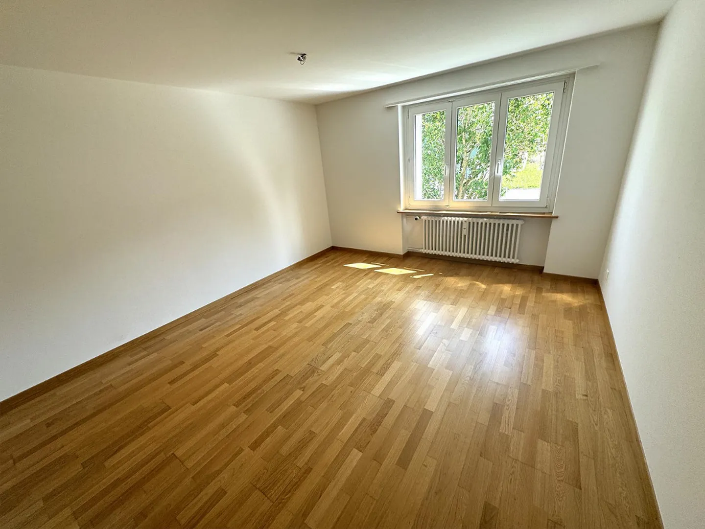 Spacious 4.0-room apartment with large balcony in a quiet location - Photo 6 of 10