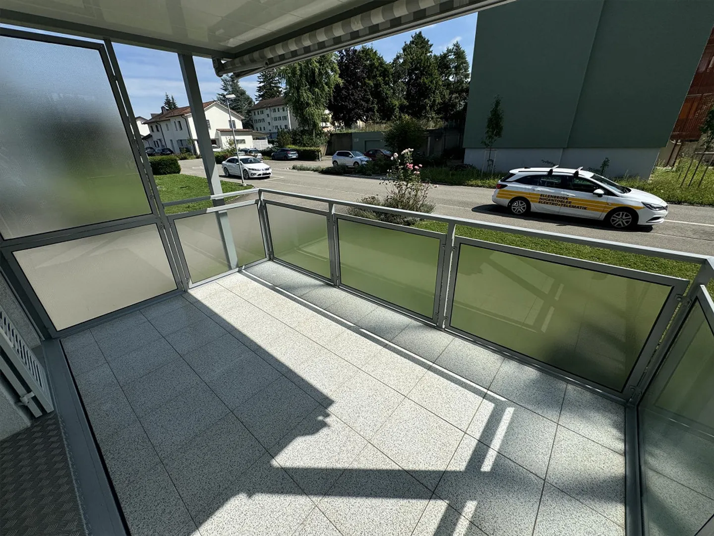 Spacious 4.0-room apartment with large balcony in a quiet location - Photo 9 of 10