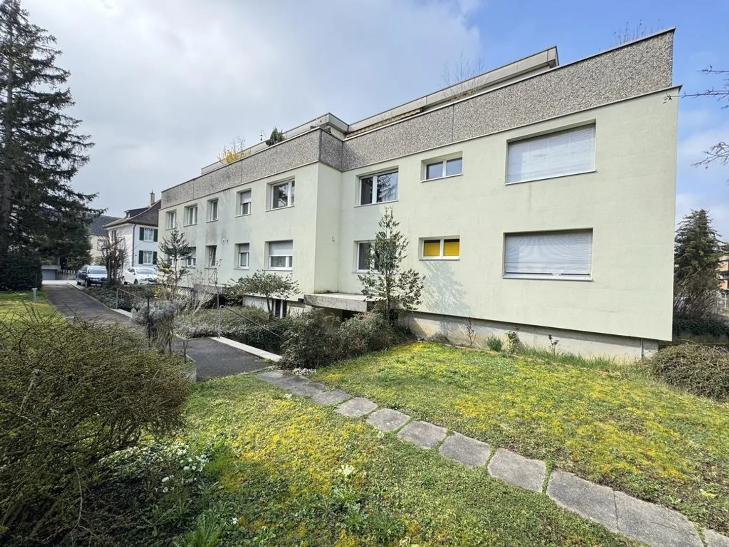 Appartement lumineux avec balcon ensoleillé dans un emplacement calme à Reinach - Photo 1 sur 12